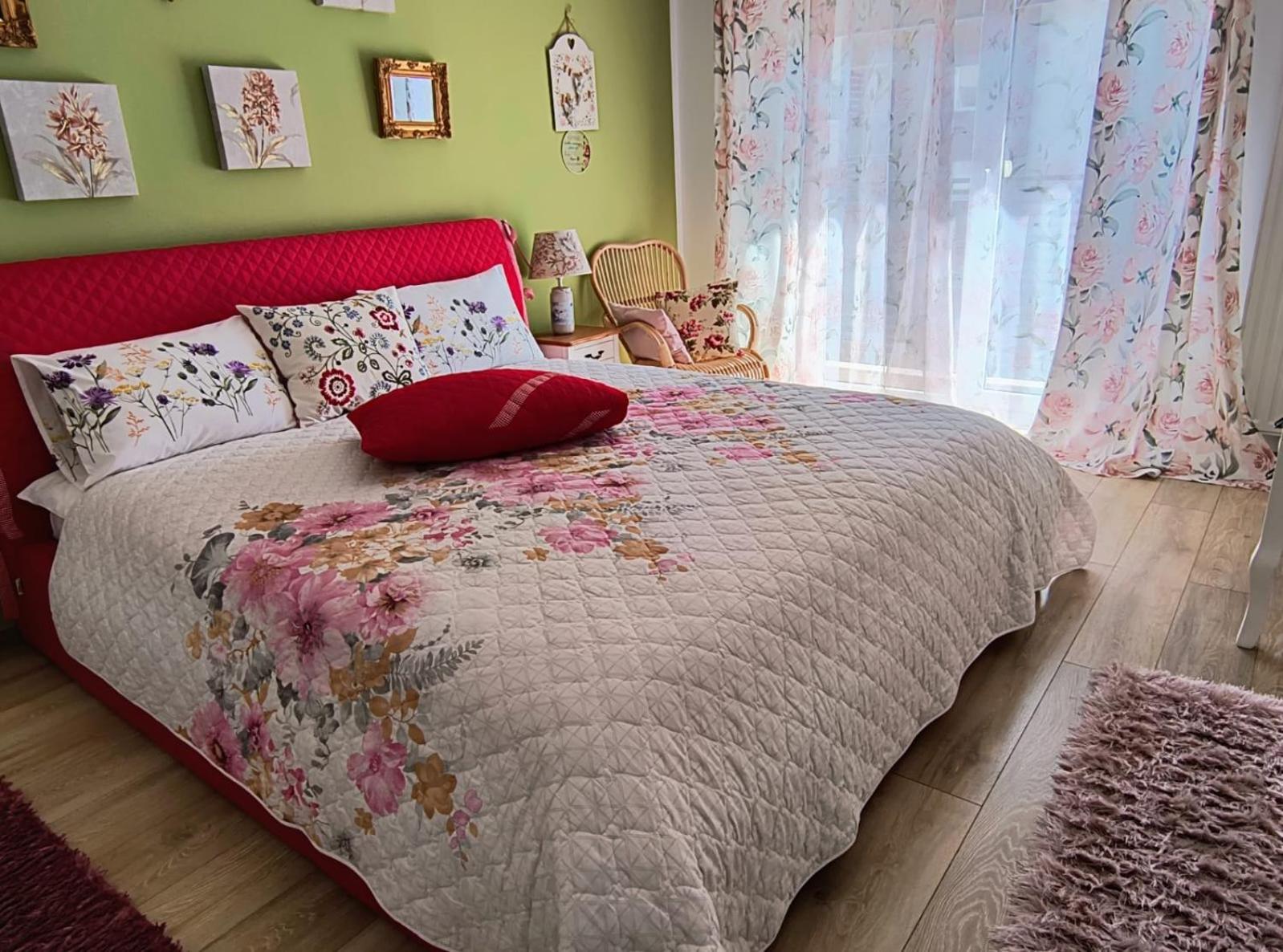 בראשוב Sweet Garden Residence מראה חיצוני תמונה